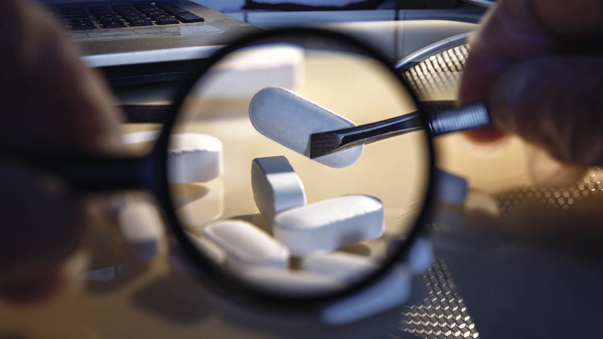 Infographic: "Solving Healthcare's Anti-Counterfeiting Crisis" showing WHO statistic "1 in 10 medical products may be falsified," 4 key supply chain leader concerns (accuracy, compliance, scalability, adoption), and Cypheme Noise Print AI smartphone authentication solution for pharmacies and patients.