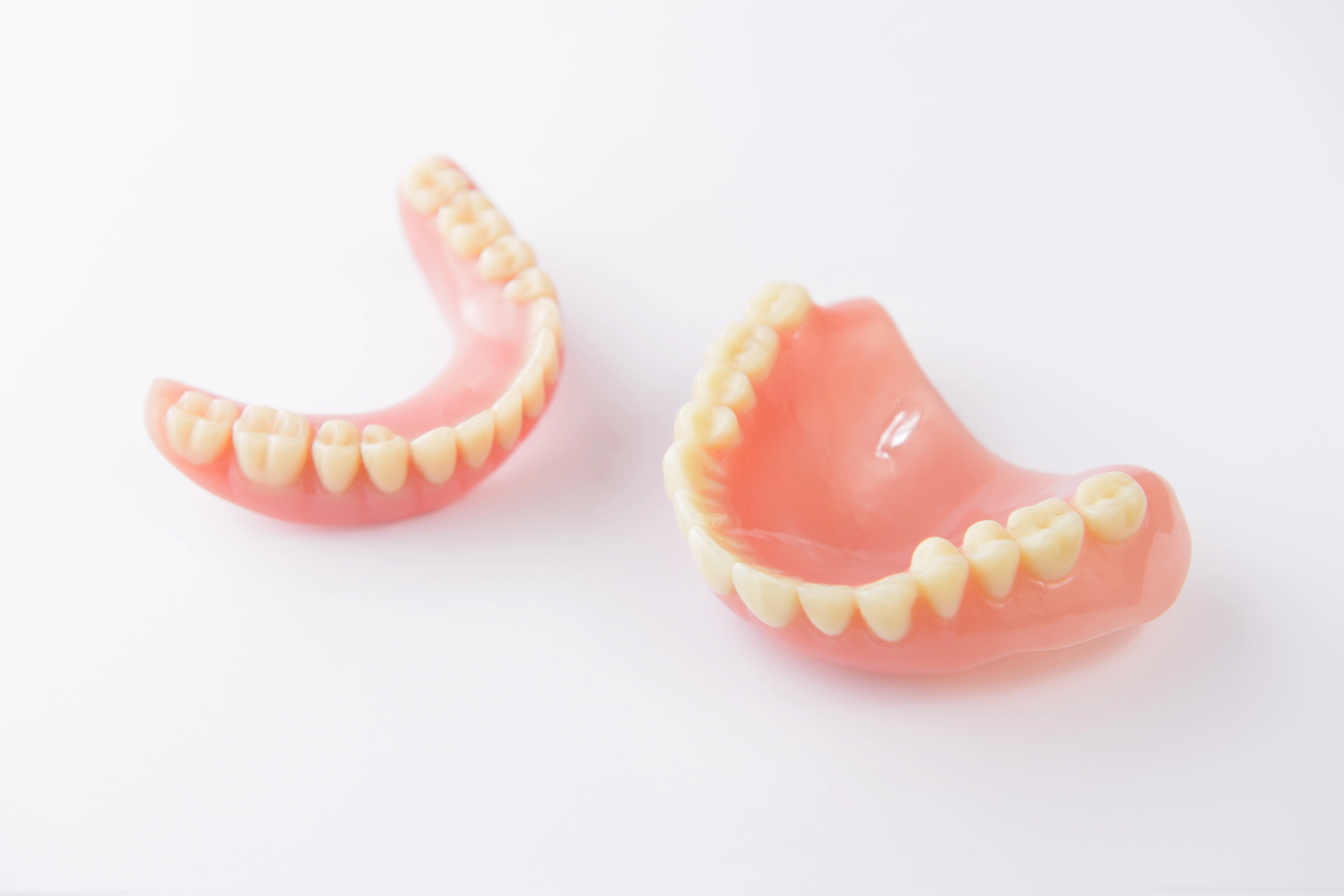 table with two Dentures Miramar