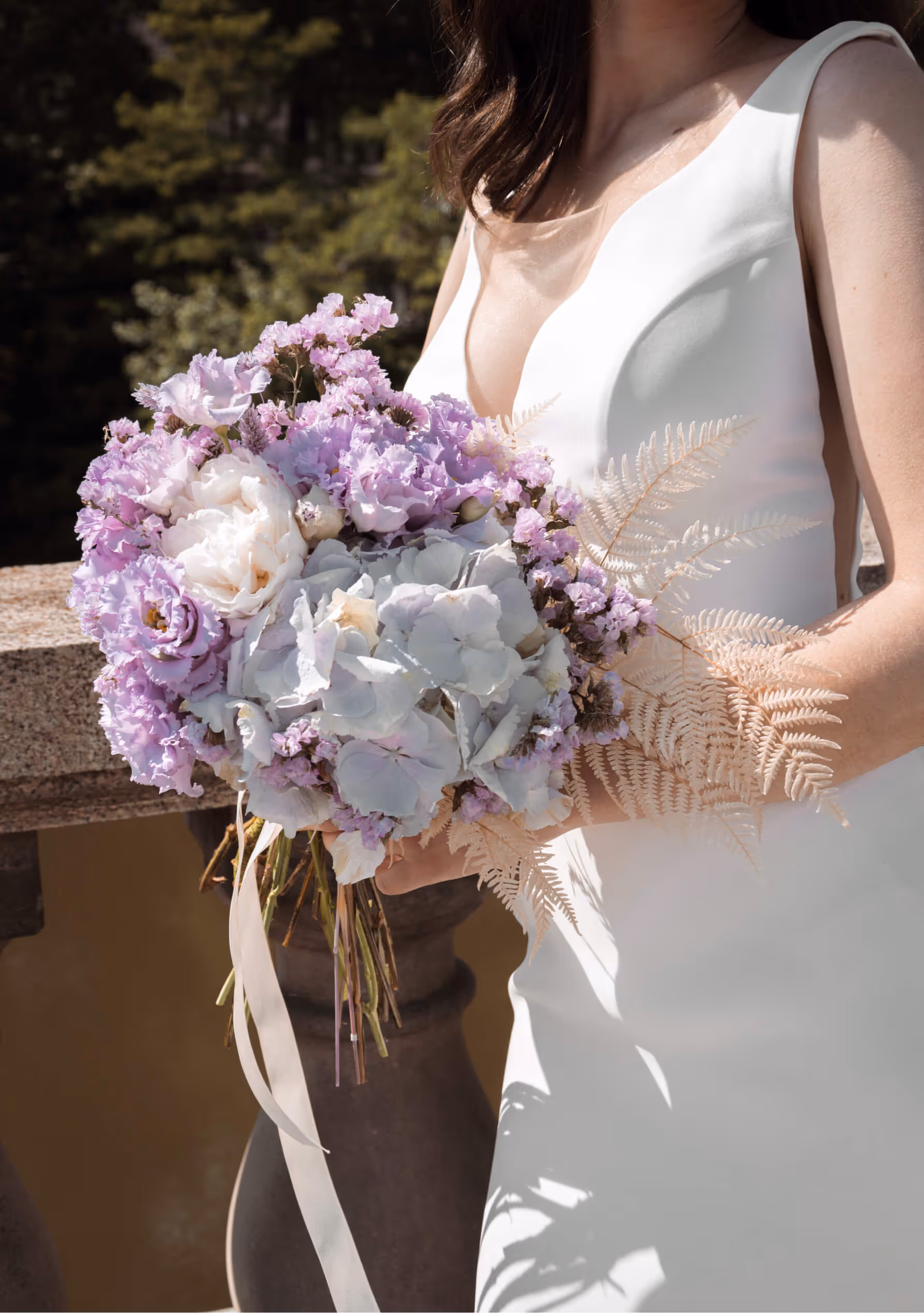 Bukiet ślubny „Lilac Love” z liliowych hortensji i eukaliptusa, delikatna aranżacja Wrocław