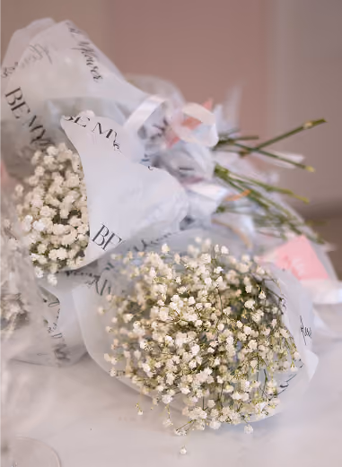 Kompozycje kwiatowe dla firm z dostawa we Wrocławiu przygotowane przez Be My Flower