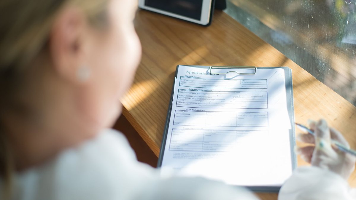 Integrierter Bachelor Jura: Antrag & was der LL.B. wert ist