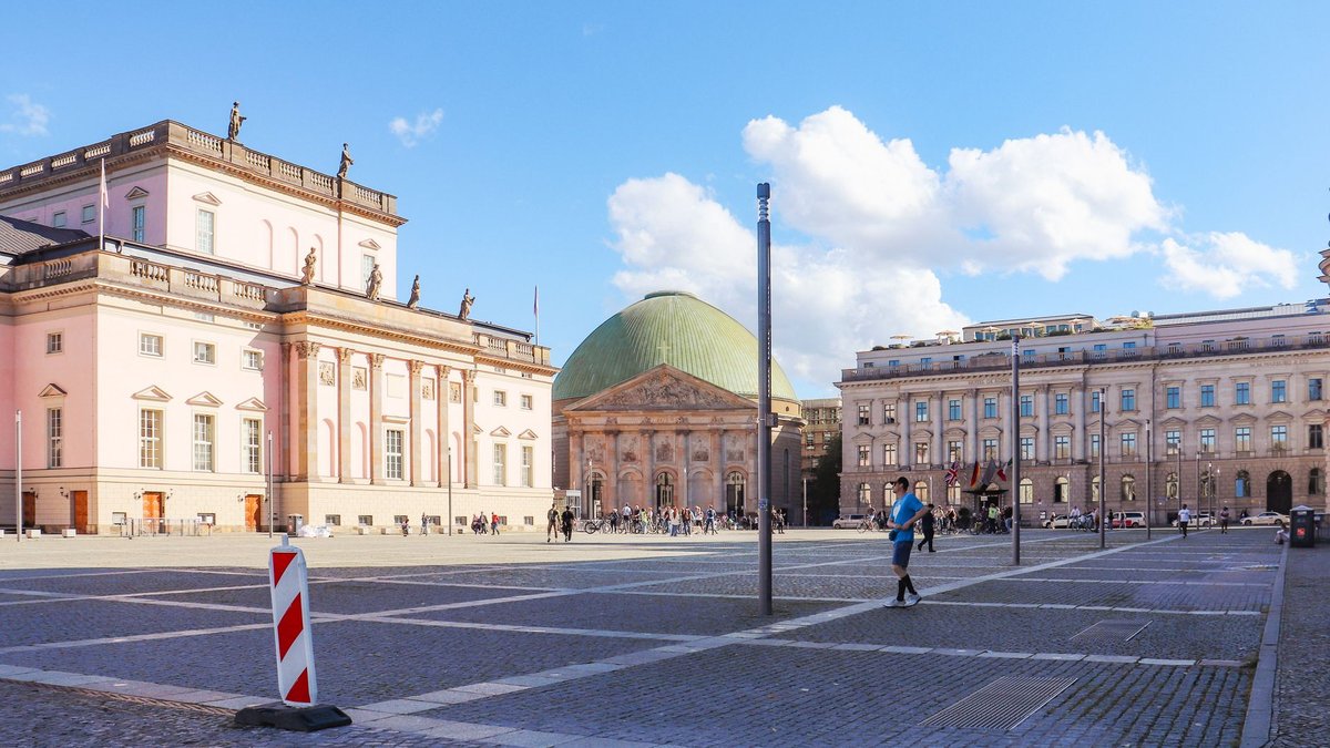 Jura Studium Berlin 2026: FU oder HU? NC & Examen