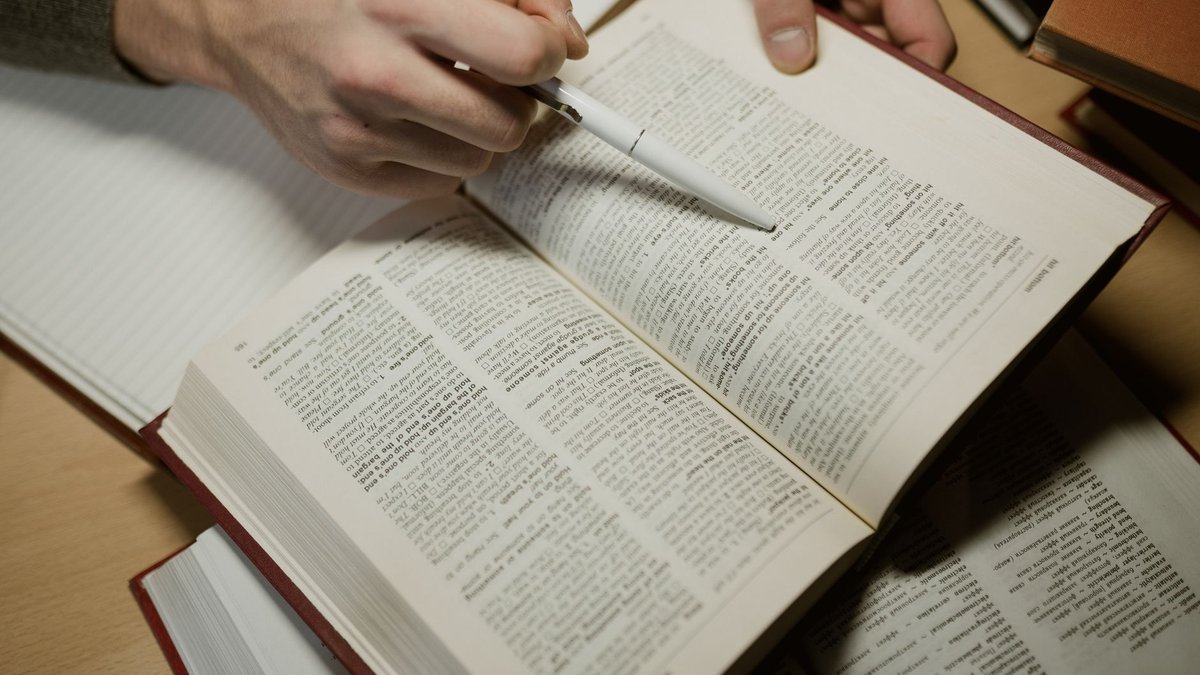 Juristisch zitieren: Literaturverzeichnis & Fußnoten in Jura
