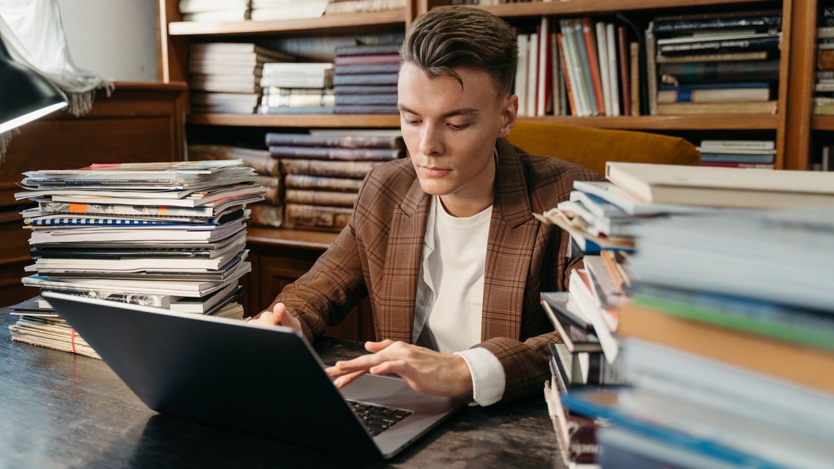 Seminararbeit & Studienarbeit Jura: Gliederung & Beispiel