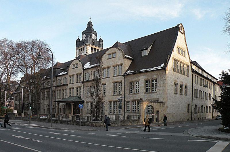 Universitätshauptgebäude der Friedrich-Schiller-Universität Jena am Fürstengraben mit Uhrturm