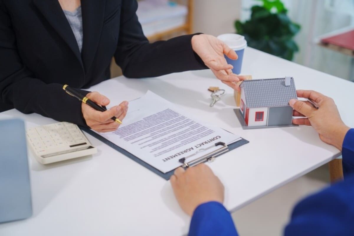 verificare contract inainte de cumpararea unei vile