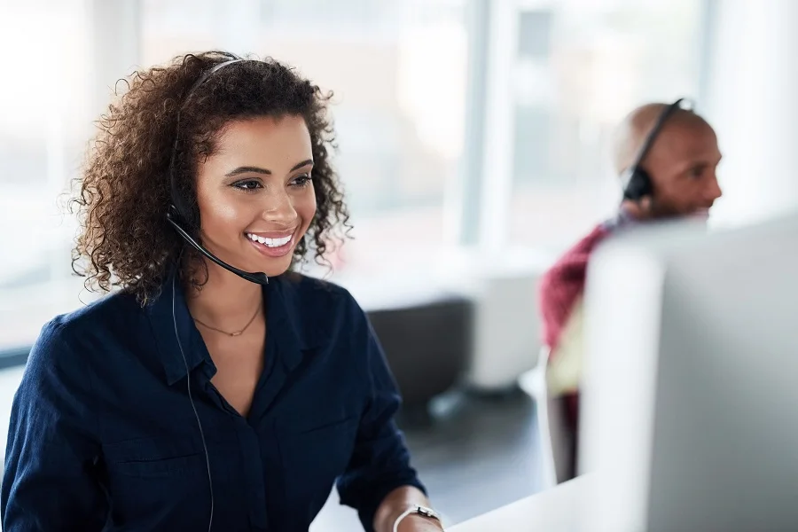 outbound call center vs inbound call center