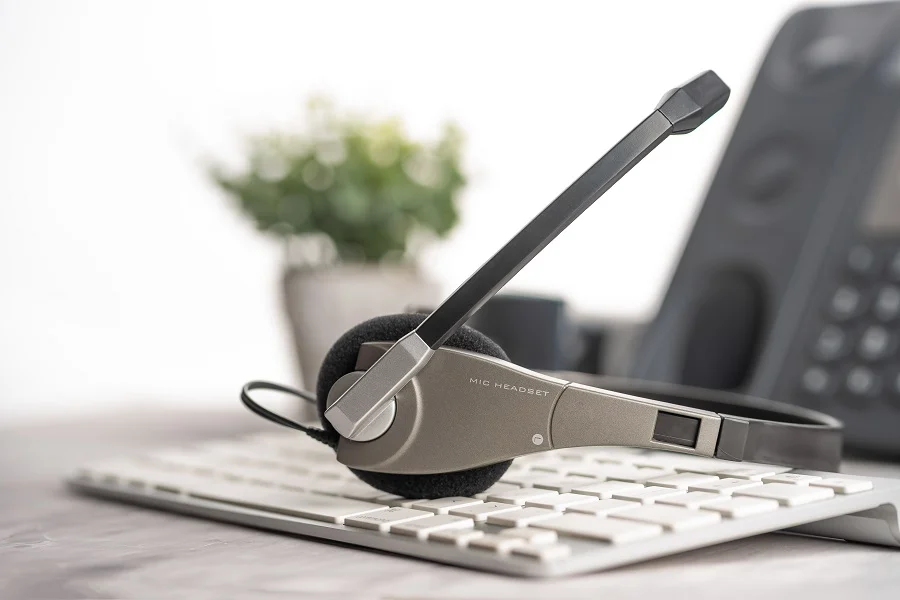 inbound vs outbound call center services