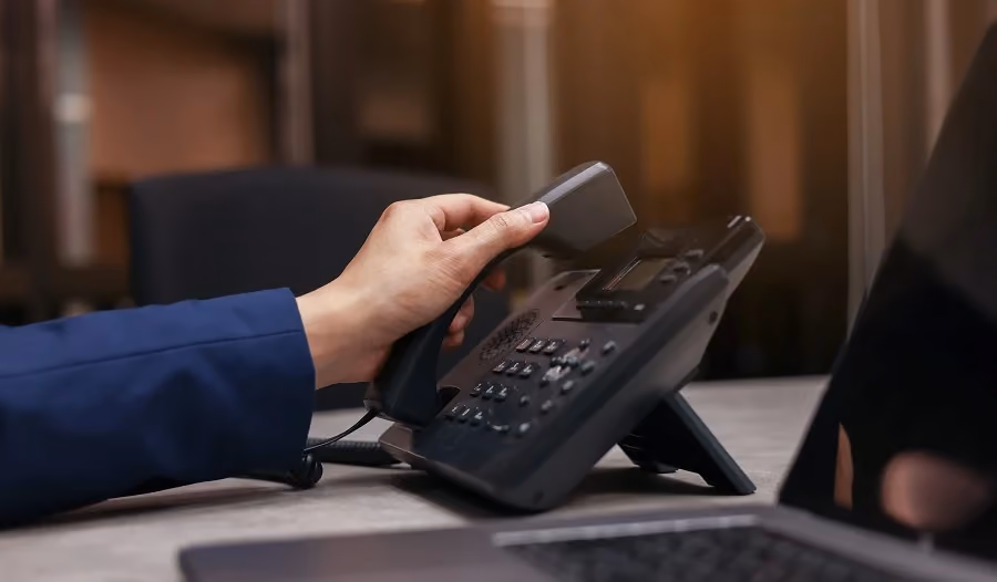Inbound vs. Outbound Call Center: What’s the Difference?