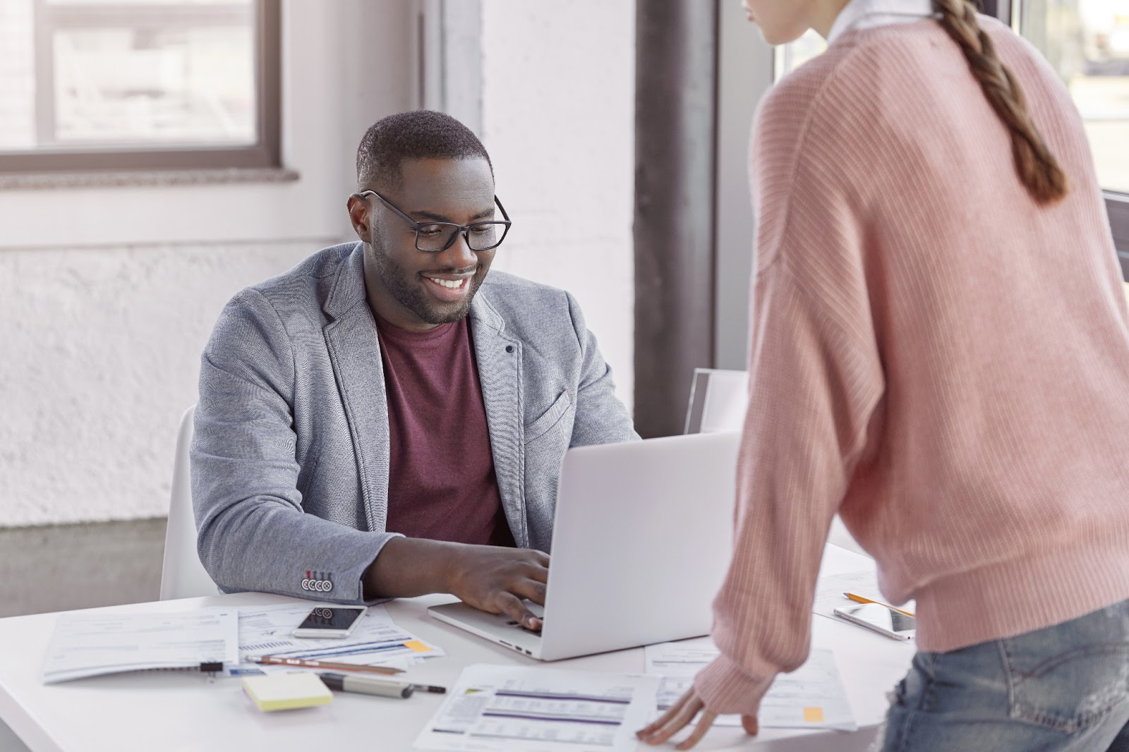 multichannel outreach, b2b sales sequencing, b2b relationship building, engagement avenue, linkedin outreach, email marketing