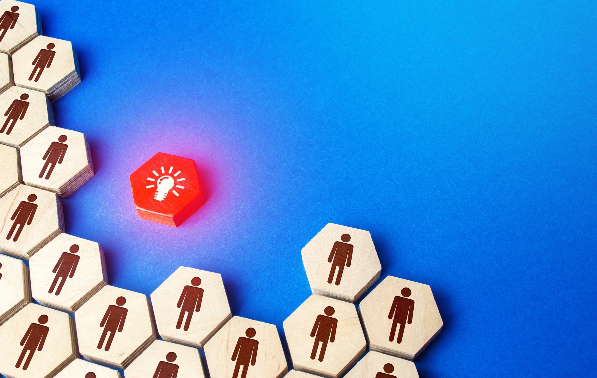 customer buying behavior, B2B purchase decisions, sales pitch simplification, understanding buyer motivation, startup sales discovery, customer pain points, founder sales conversations