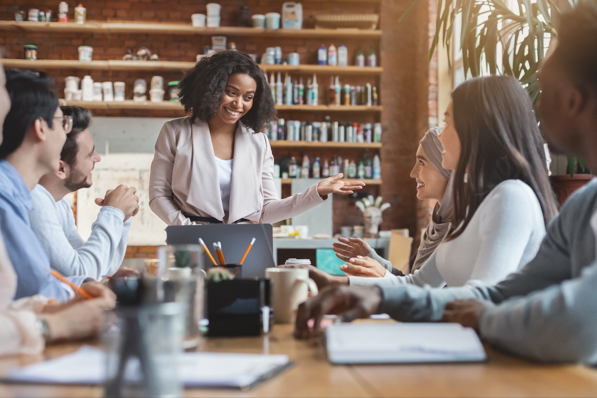 sales marketing alignment metrics, executive dashboard reporting, GTM metrics, cross functional KPIs, pipeline goal alignment, B2B team collaboration, revenue growth metrics