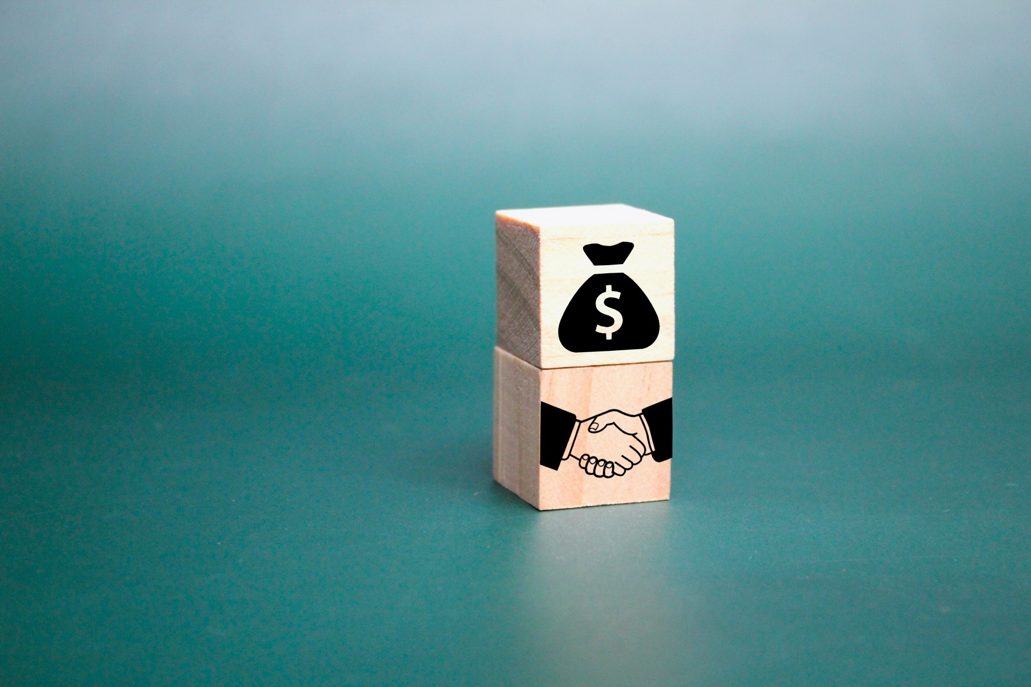 startup pricing strategy, competing on value not price, B2B differentiation strategy, value-based selling, avoiding price competition, startup deal positioning, B2B value proposition