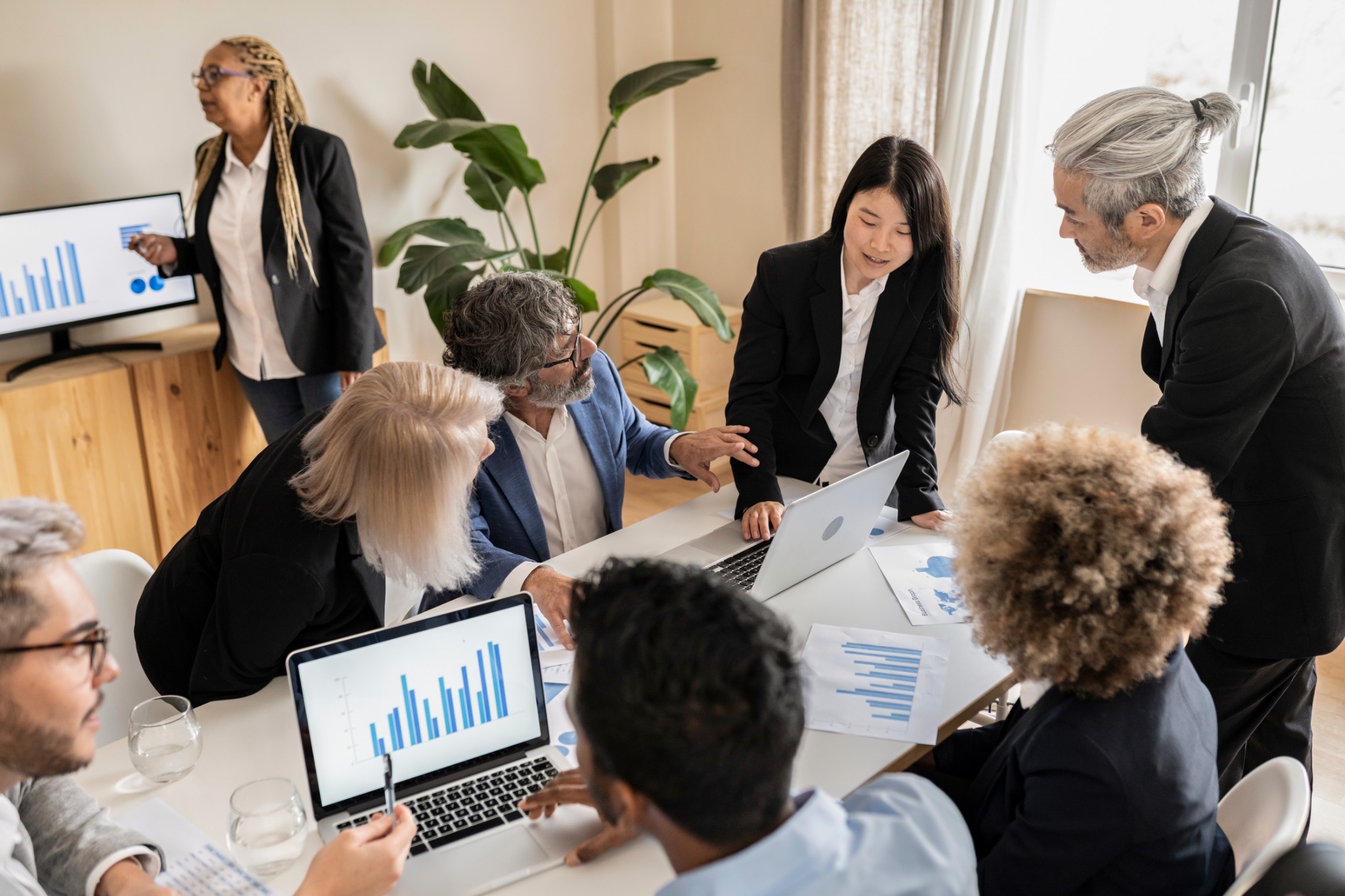 multi-channel outreach strategy, sales team data review meeting, B2B sales channel planning, sales team performance analysis, outreach sequence collaboration, sales strategy team discussion, revenue team planning meeting