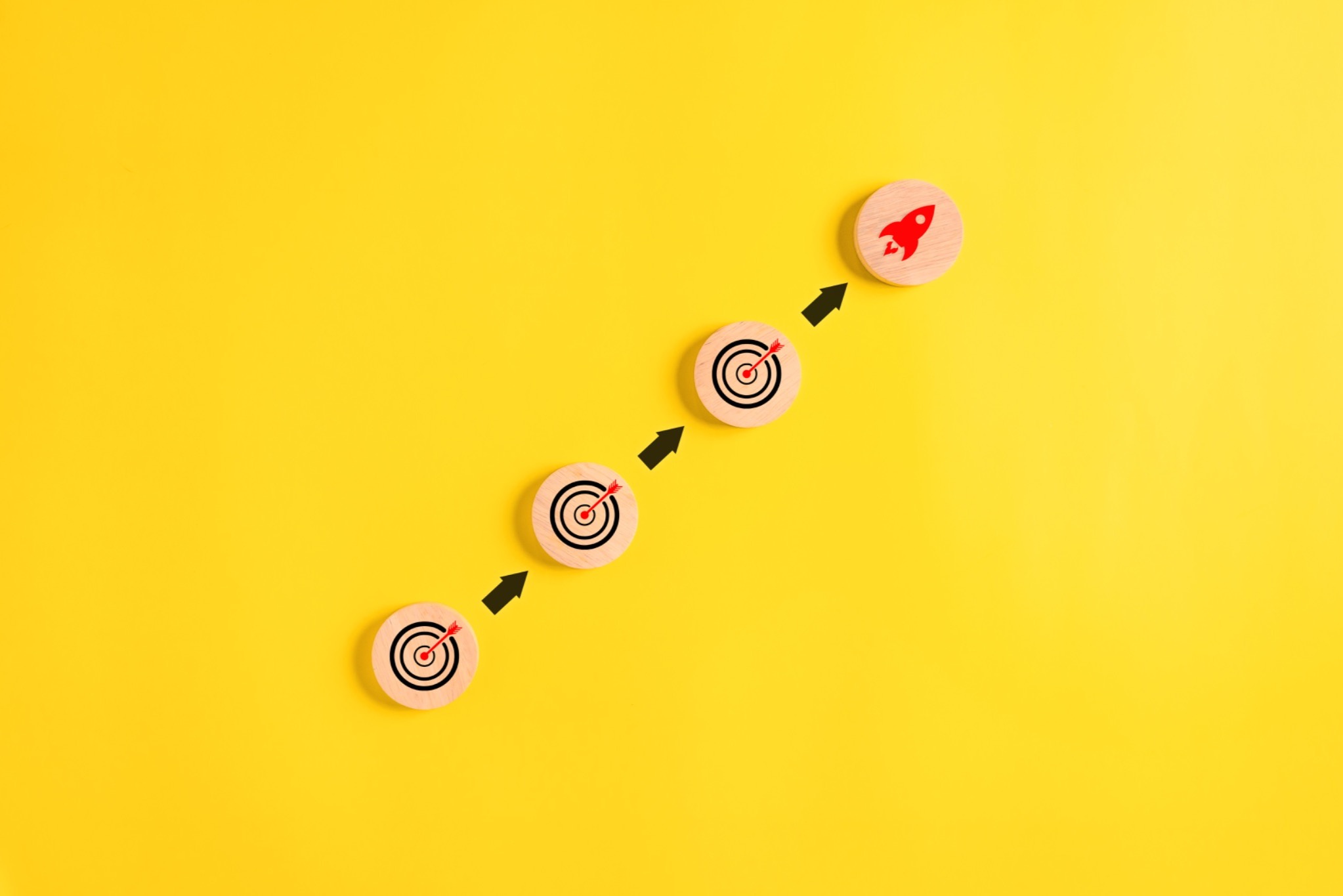 ICP account targeting visual, sales goal progression icons, qualified pipeline growth, targeted account prioritization, sales scaling milestones, B2B sales growth trajectory, account-based marketing icons