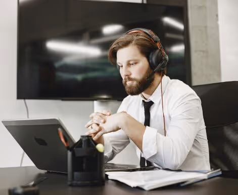 Hire the best Investment Analysts, anywhere! 1