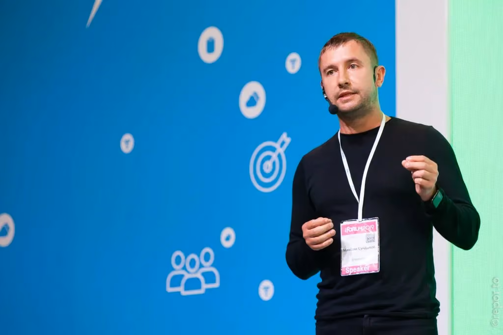  "Крадемо час у Facebook та YouTube". Вчитель створив школу англійської для 35 тисяч людей - інтерв'ю з Максимом Сундаловим