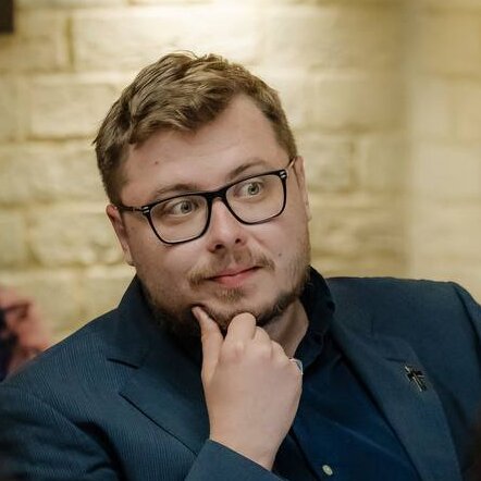 Денис Старостін
