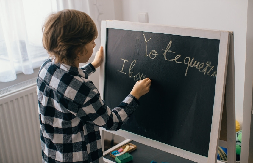 Bilingual Children and Speech Development: What Parents Need to Know