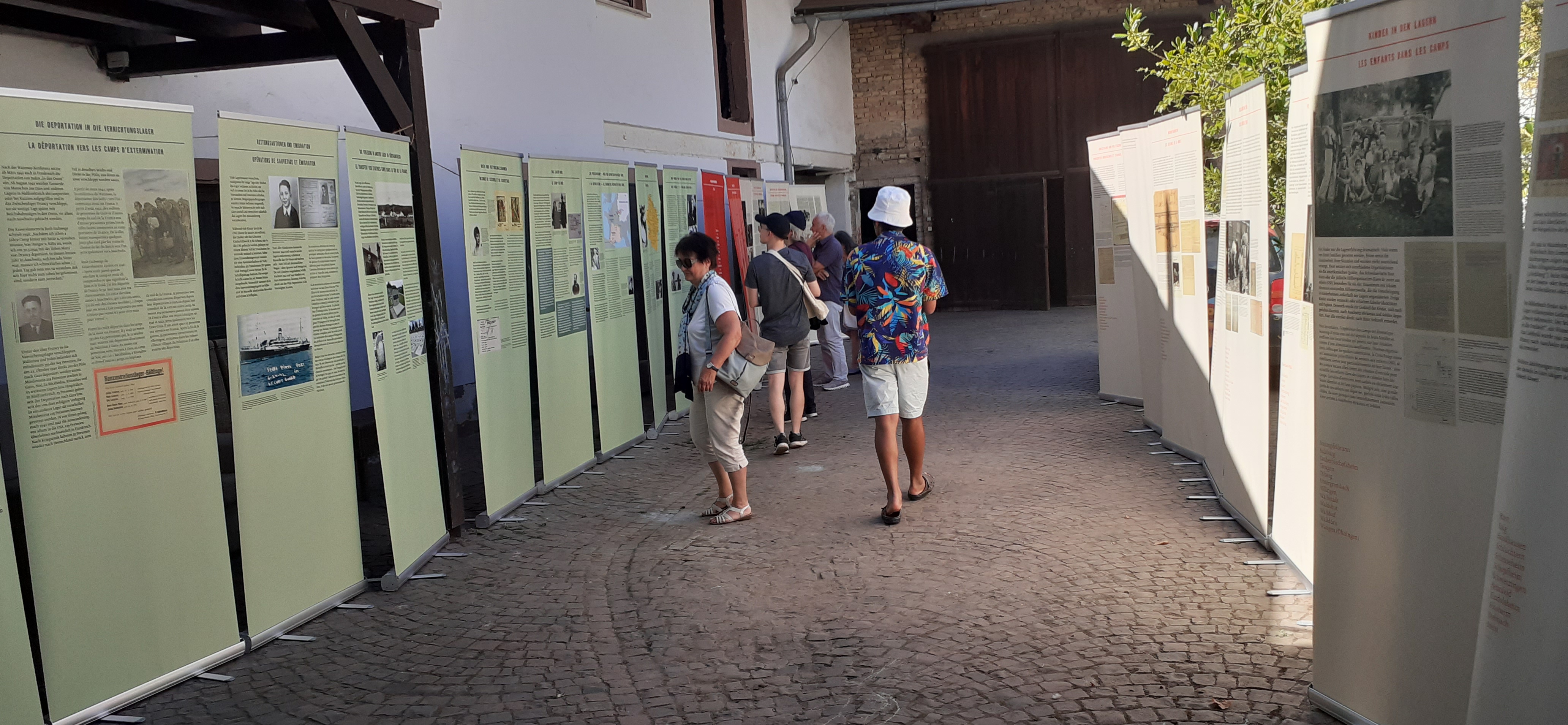 Blick in die Wanderausstellung Gurs 1940 an einer der Stationen