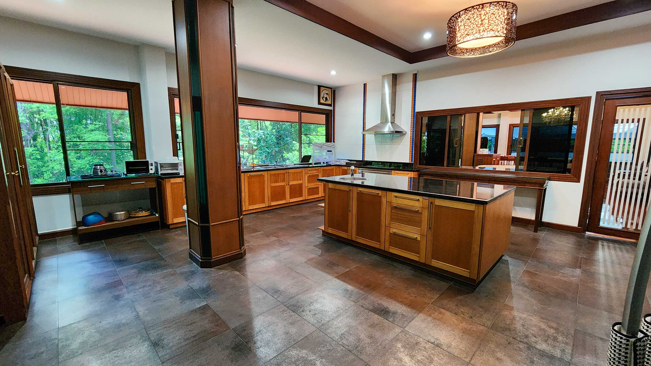 Expansive Luxury Estate on 7 Rai in Tranquil Nam Phrae, Hang Dong