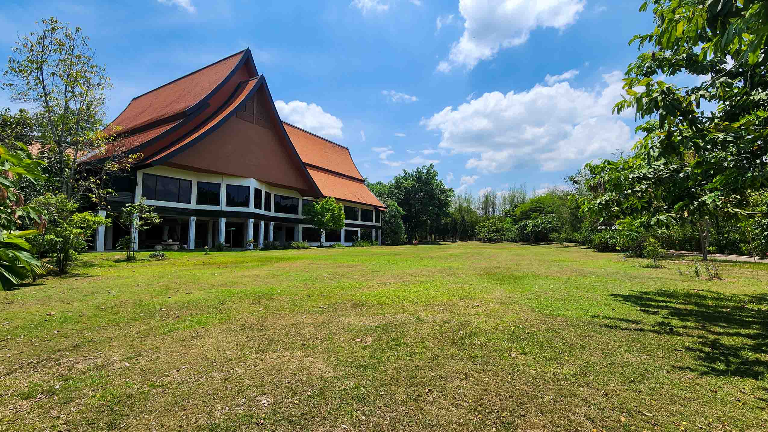 Expansive Luxury Estate on 7 Rai in Tranquil Nam Phrae, Hang Dong