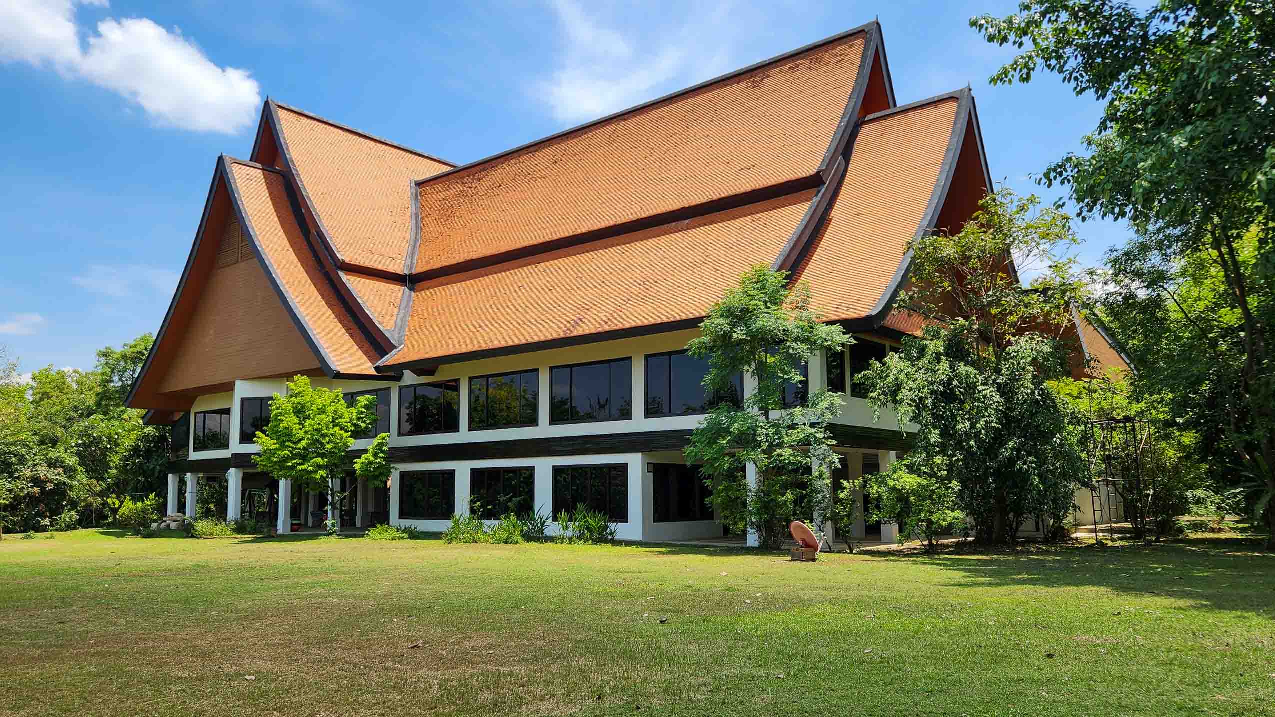 Expansive Luxury Estate on 7 Rai in Tranquil Nam Phrae, Hang Dong