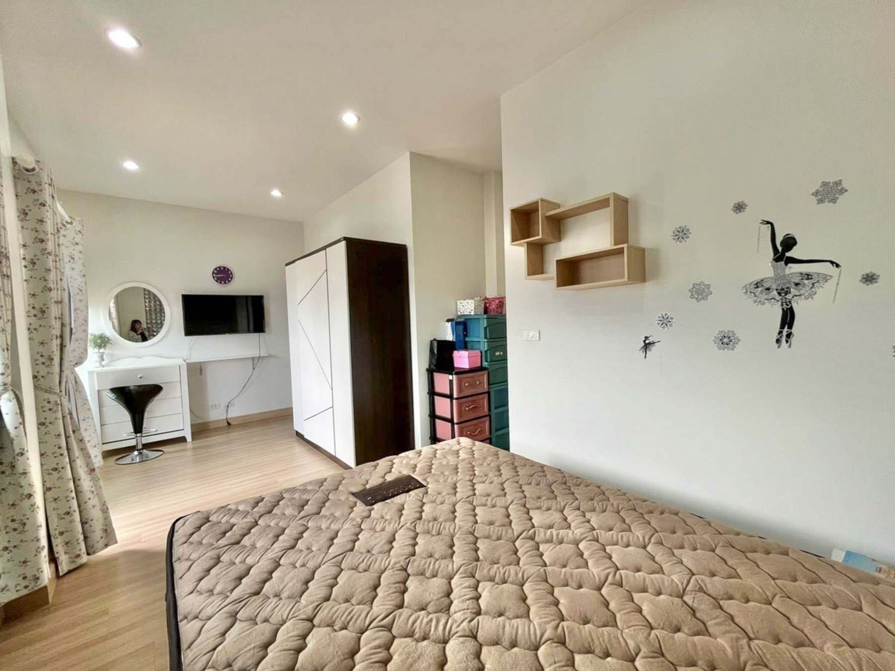 Furnished 3 Bedroom Duplex For Sale With Tenant In San Kamphaeng