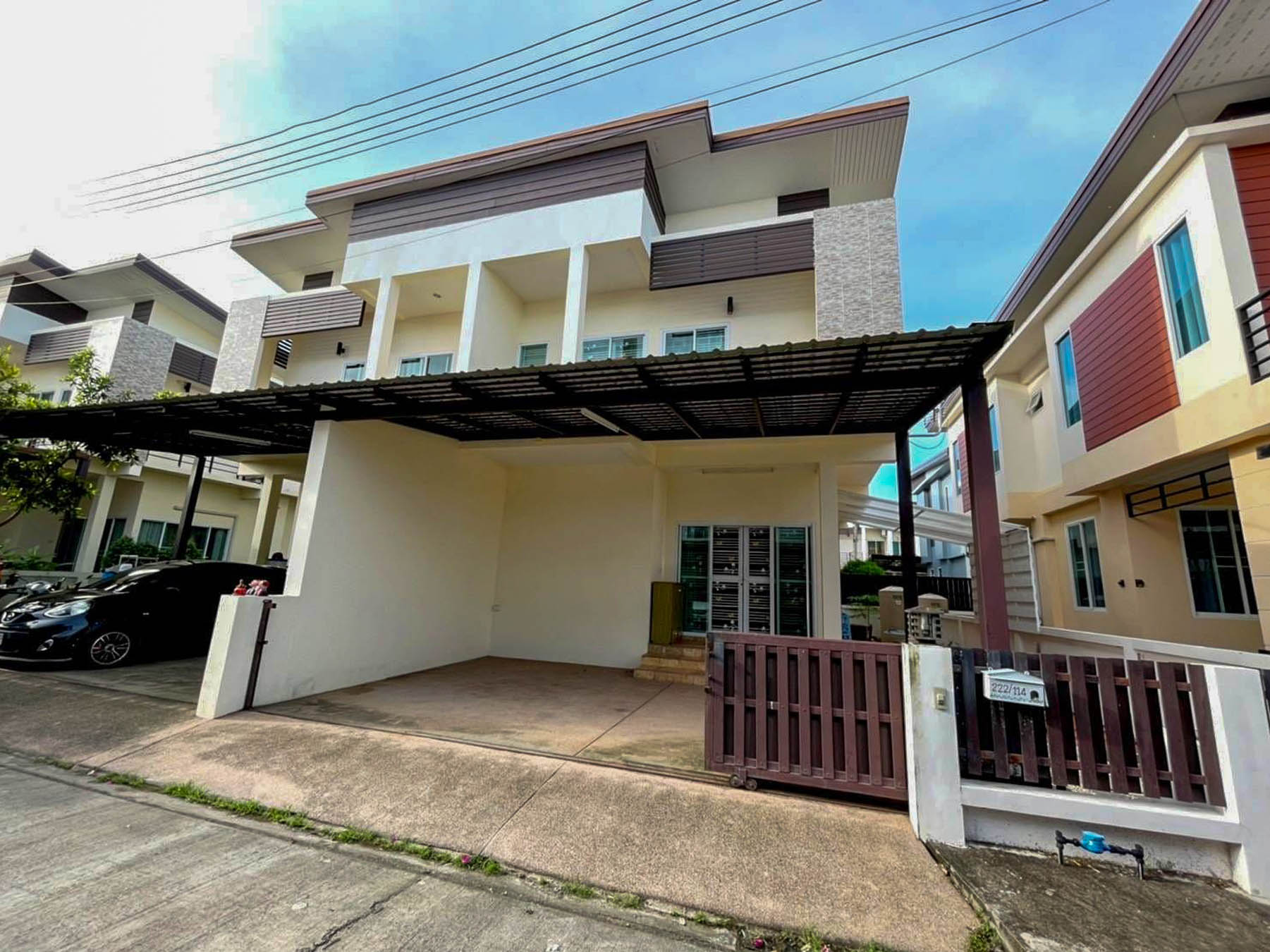 Furnished 3 Bedroom Duplex For Sale With Tenant In San Kamphaeng