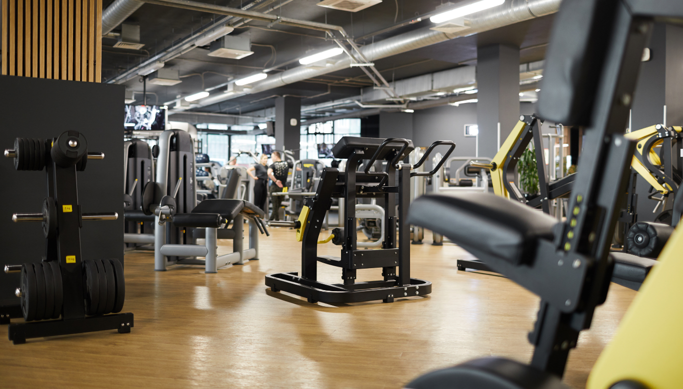 What to Look for in a Commercial Gym (Before You Sign Up)