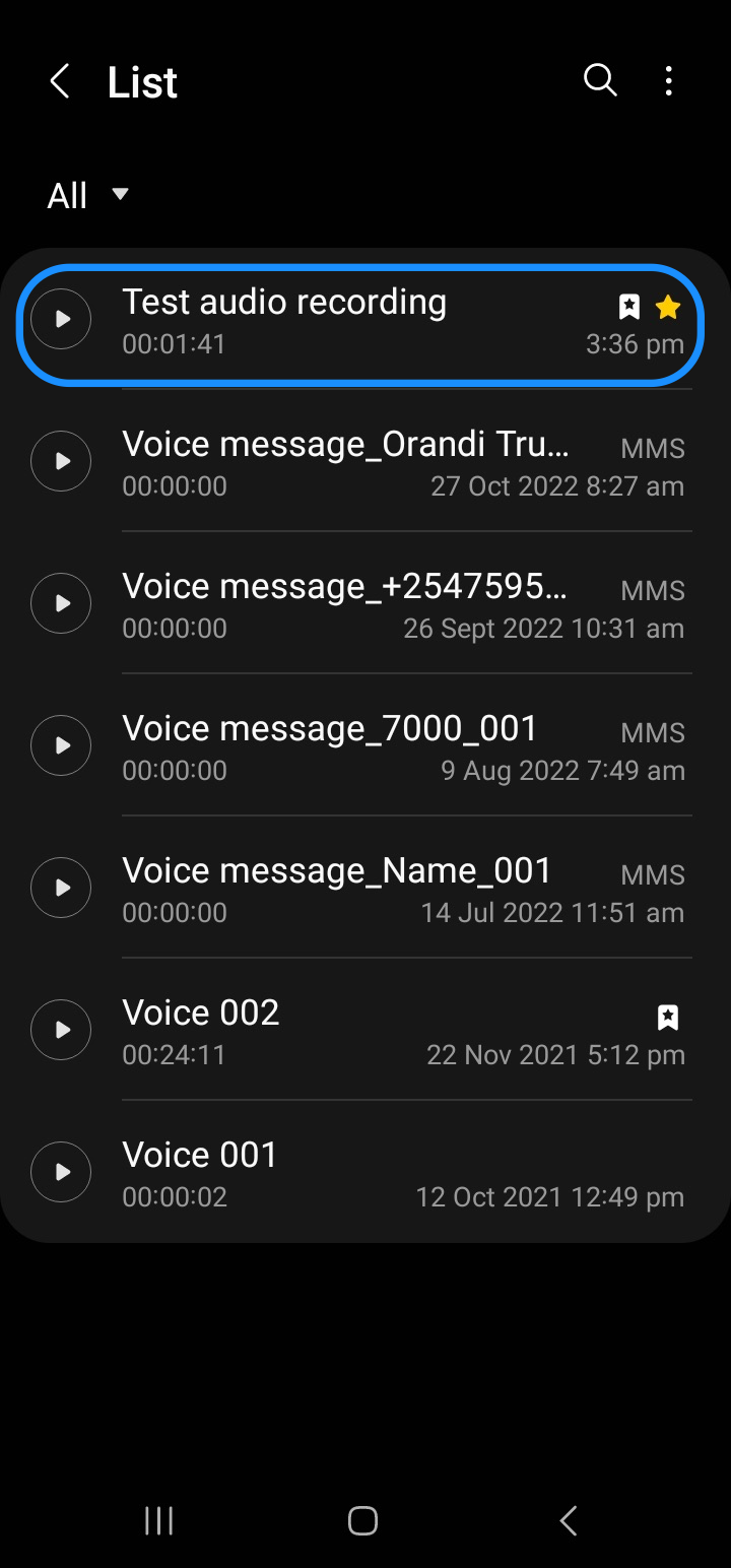 Selecting an audio recording to listen to in Voice Recorder
