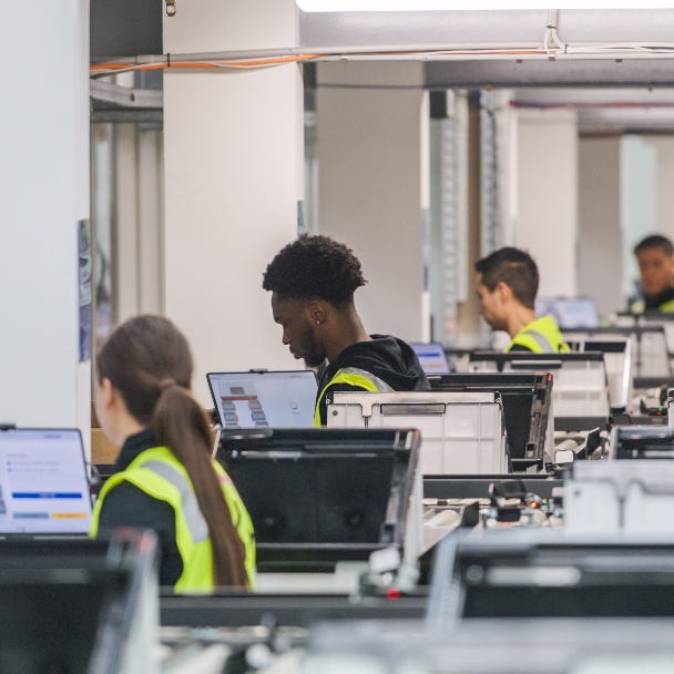 rigorous quality control for fulfilment ai robotics order processing