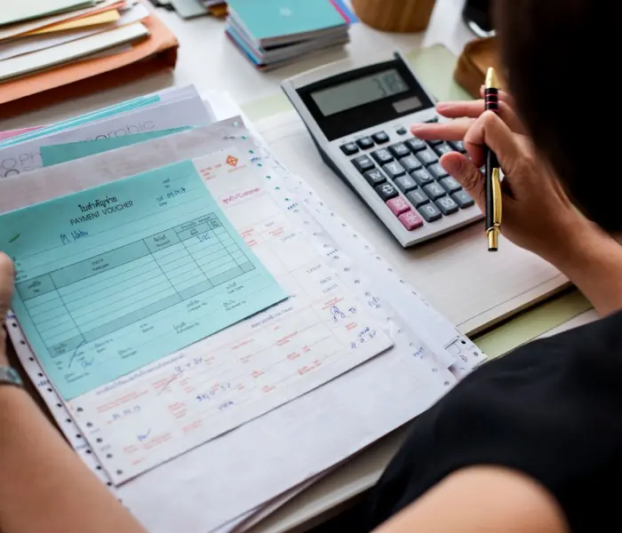 Small Business Accounts Receivable Factoring : Benefits & Risks