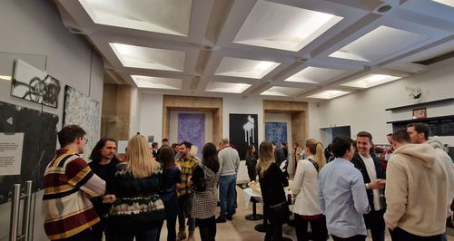 Absztrakt kiállítás nyílt a Nemzeti Galéria Kortárs Kávéházában