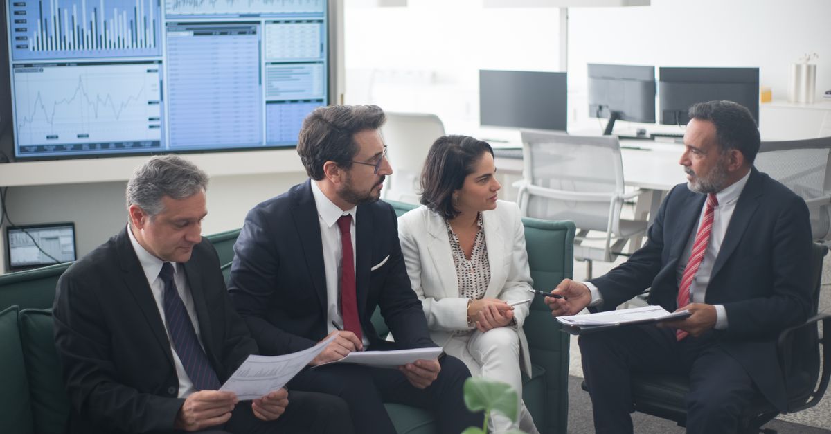 What Is a Fractional CFO? A Guide for UAE SMEs
