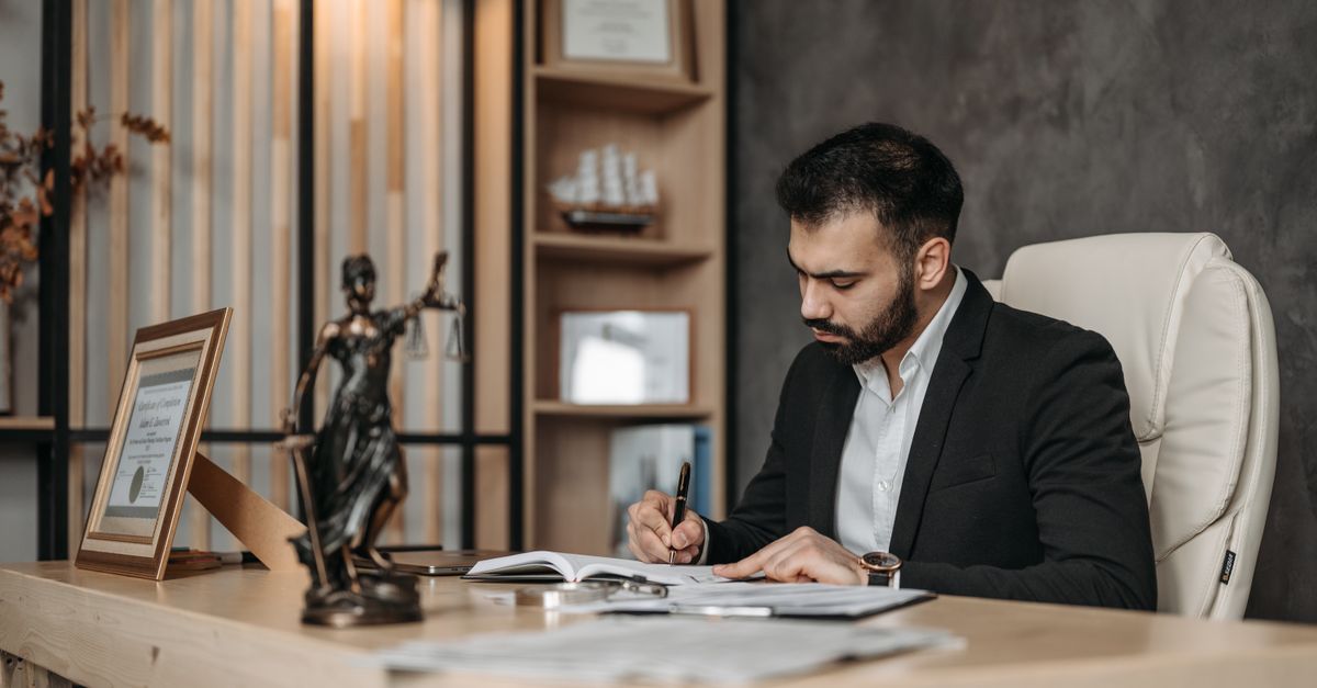 Ultimate Guide to AML Compliance in UAE 2026