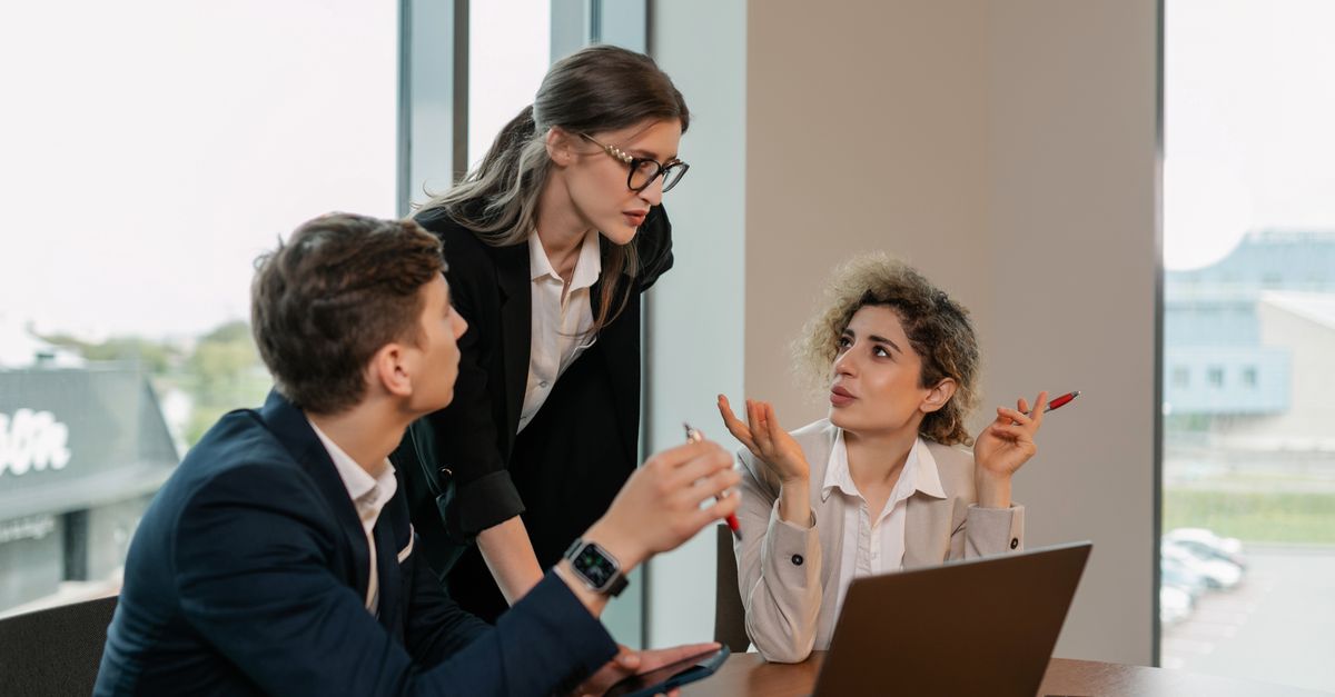How to Liquidate a Company in the UAE: Process, Costs & Steps