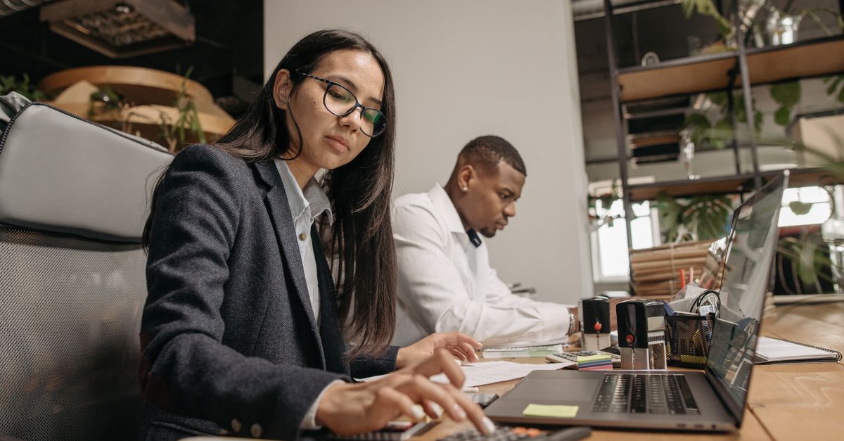 How to Choose the Right Accountant in the UAE: A Complete Guide
