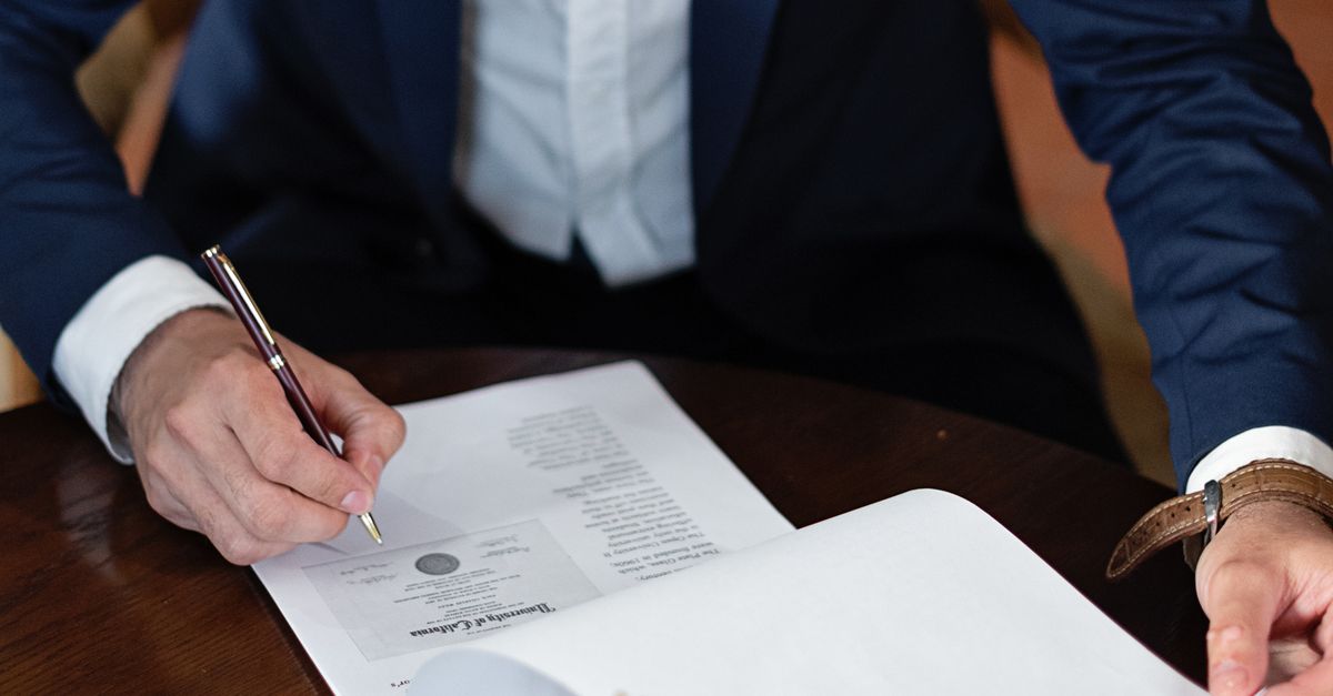 Contract Law Essentials for Small Business Owners in the UAE
