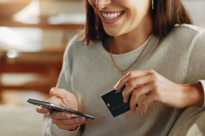 Increase average order value ecommerce using personalised, AI-driven product recommendations.