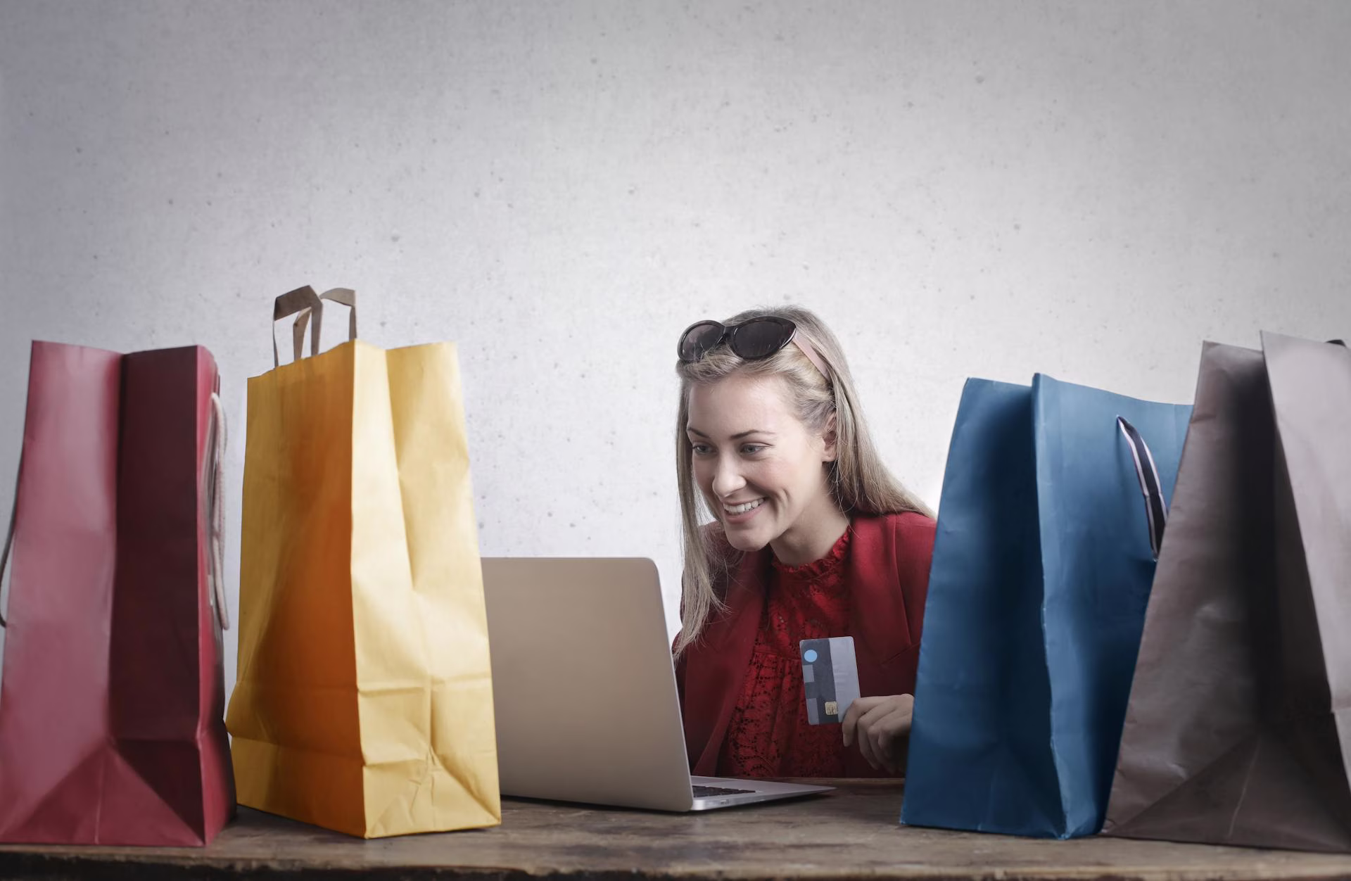 a customer at the shipping options part of checkout