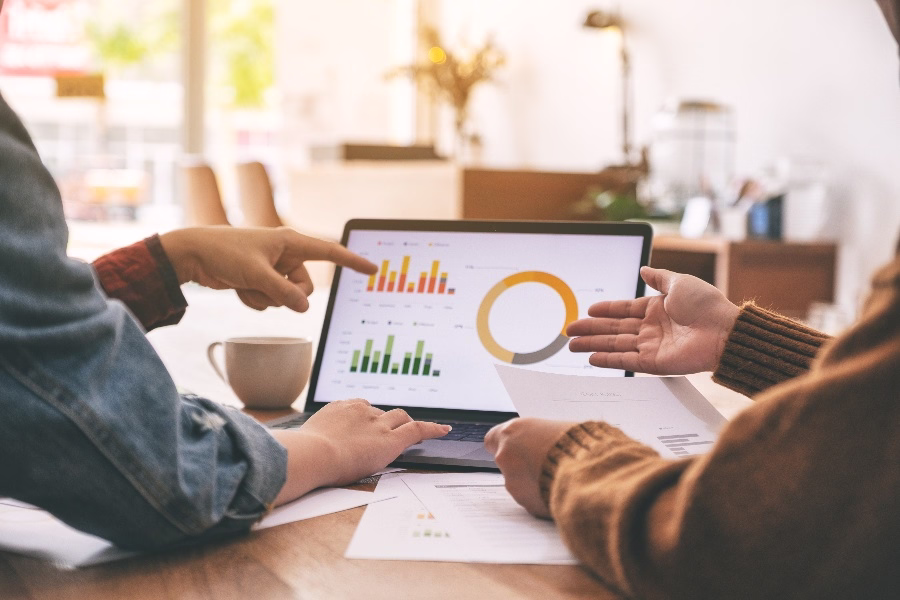 online store demand forecasting