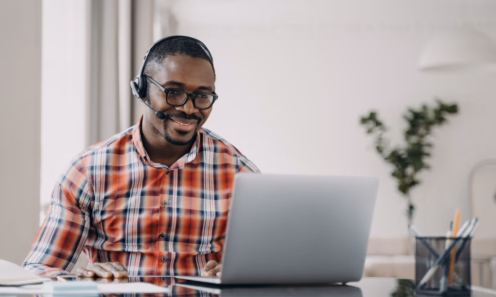 Blog post thumbnail: ABM and Customer Marketing Email Ideas - Customer success team