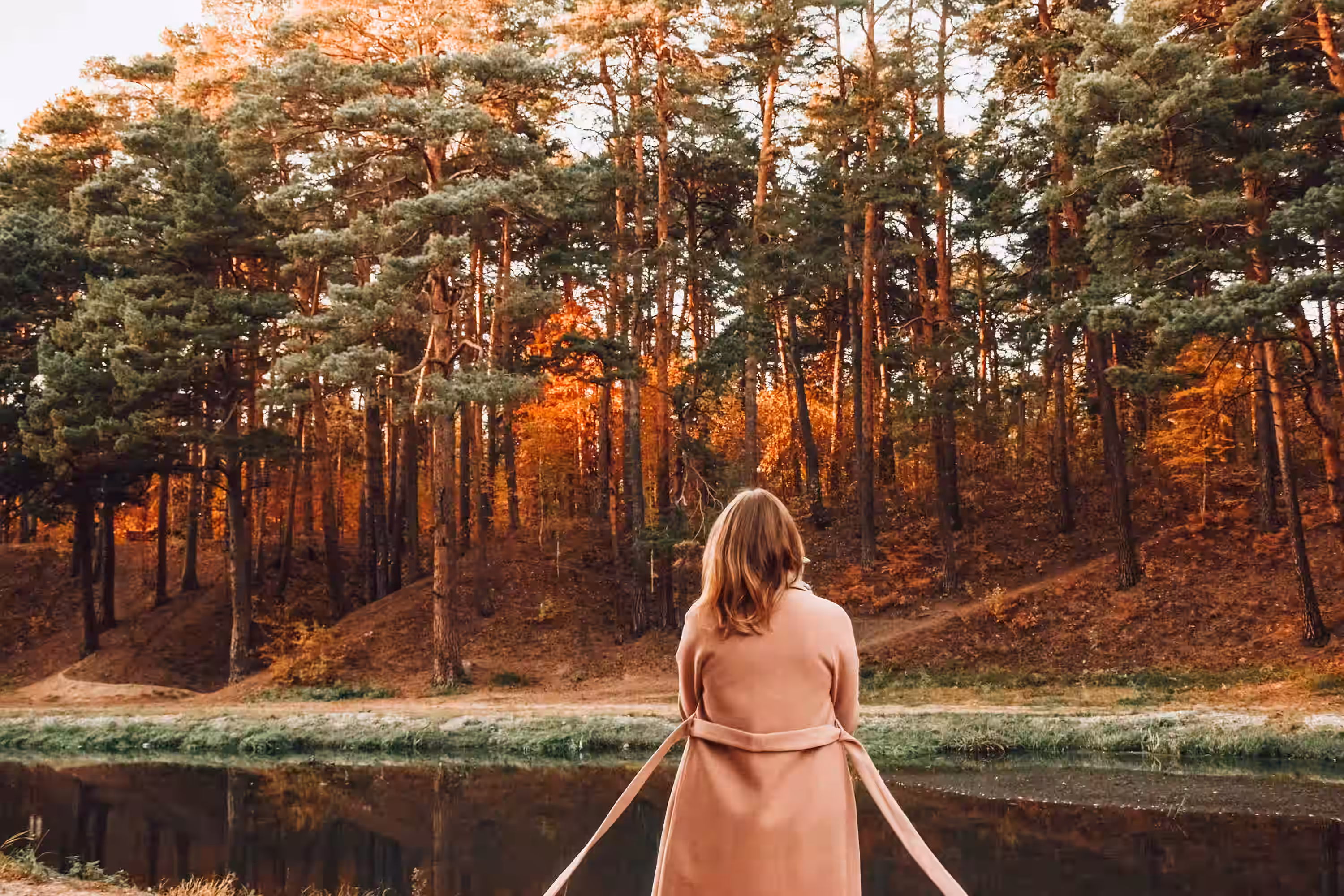 Blog post thumbnail: Festive B2B Marketing Plays - Holiday marketing strategies for business brands