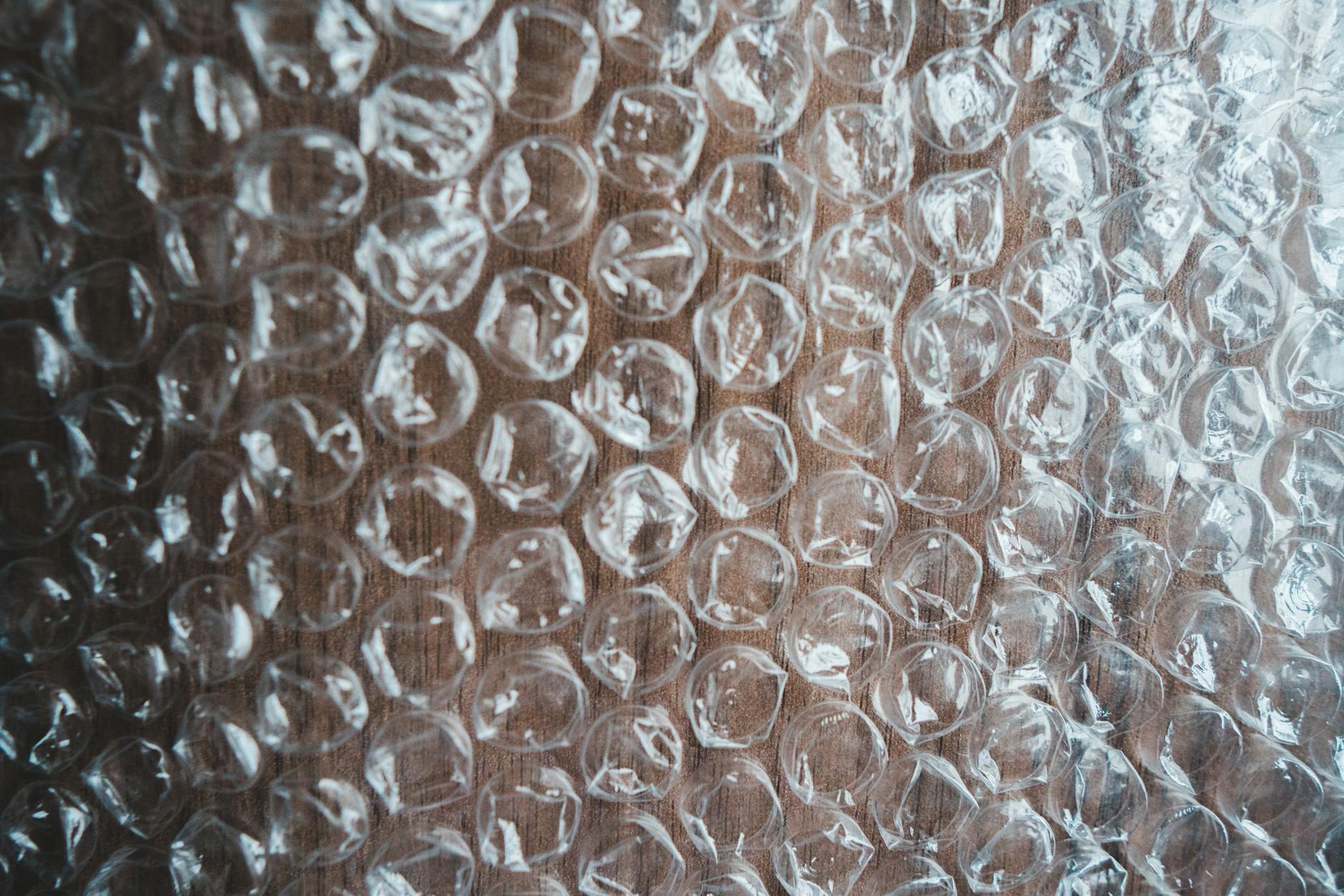 Cross-section technical diagram of a flexible packaging pouch showing monomaterial polyethylene film structure