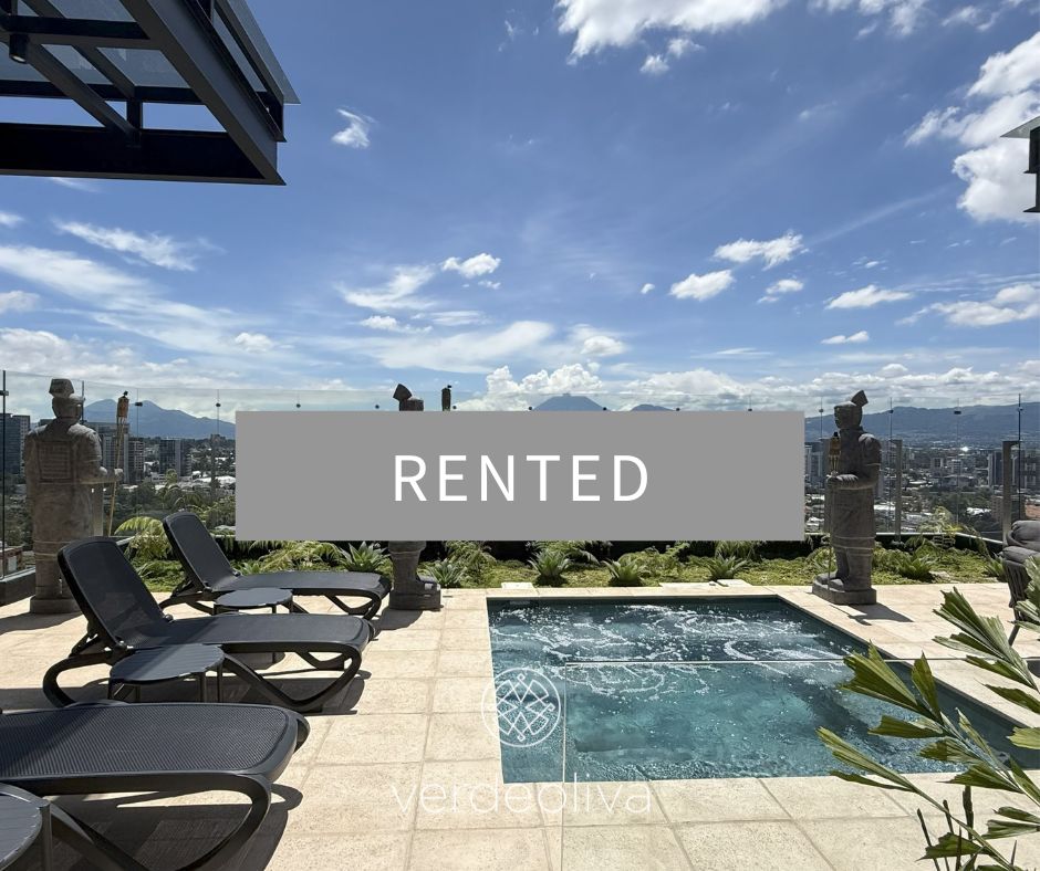 Apartamento en venta de tres habitaciones y dormitorio de servicio en Alena zona 15