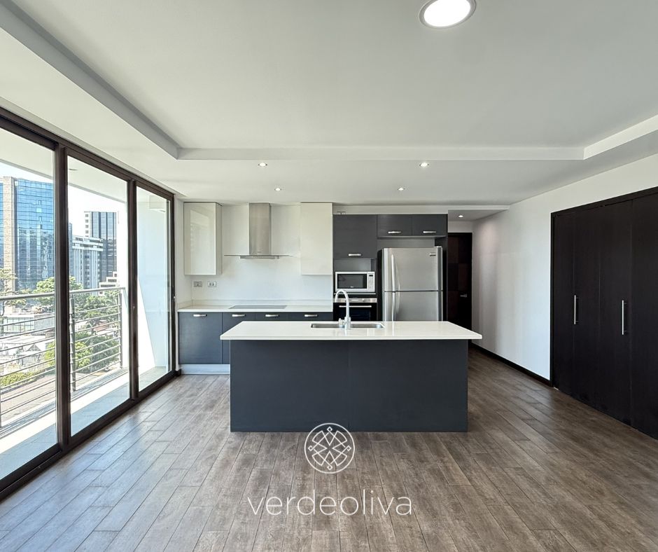 Apartamento en renta de dos habitaciones ubicado en Edificio Urbana, zona 10