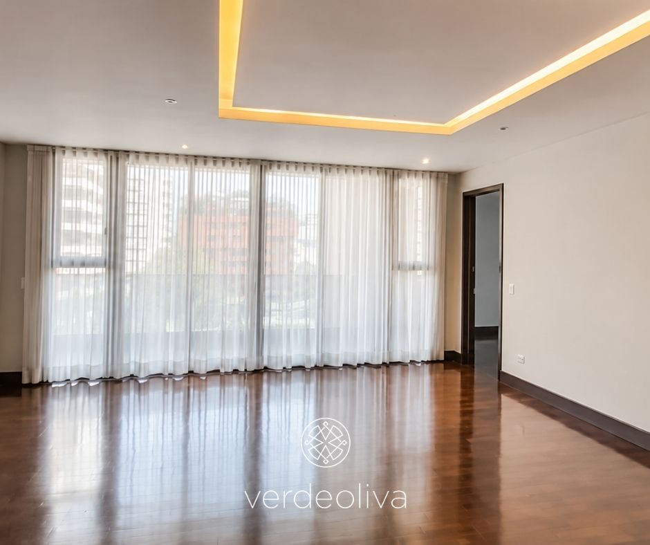 Apartamento en venta en edificio Santa Inés zona 14