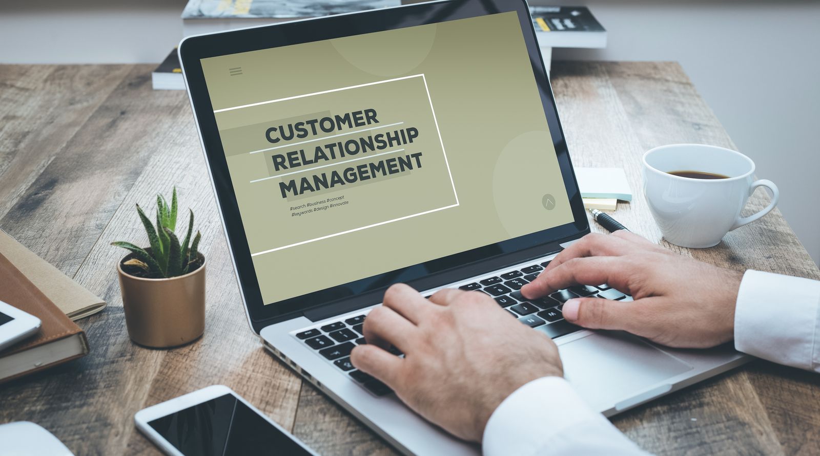 Qu'est-ce qu'un CRM et pourquoi est-il essentiel ? - Technomade