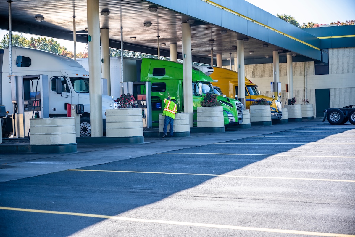 5 Best Fuel Cards for Small Trucking Companies